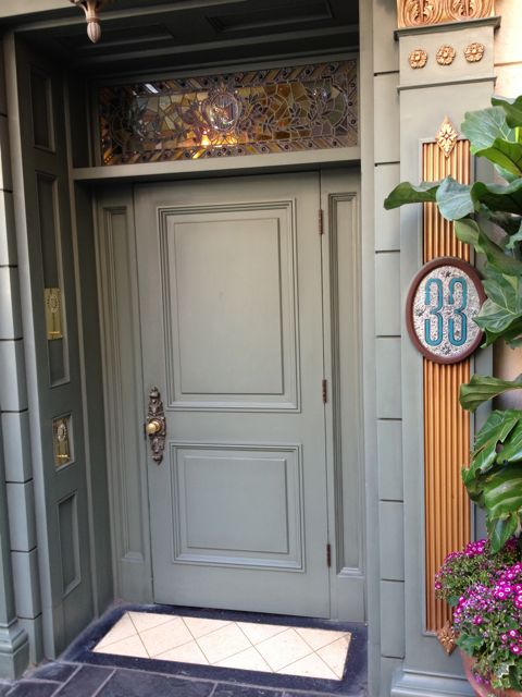 2Club33Door