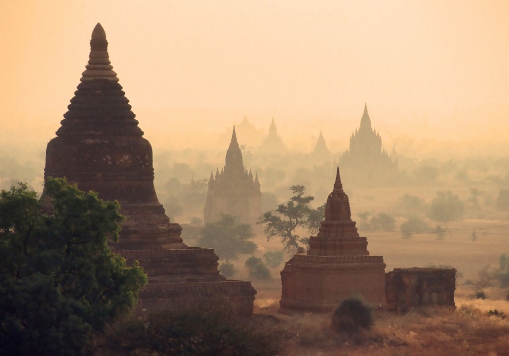 4.Ruins_of_Bagan_1999