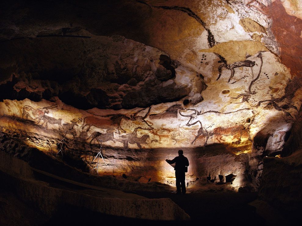 5lascaux-cave-walls_10473_990x742