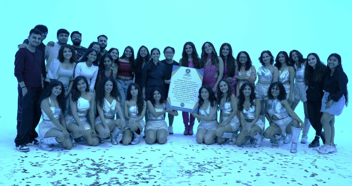 #AsianBookOfRecords #SunsilkCelebrates #NachdiKudi #SunsilkXMohansisters #BounceWithSunsilk #Bouncenatyam #BoldWithSunsilk #SisterhoodInStyle #DanceOfConfidence #Sunsilk